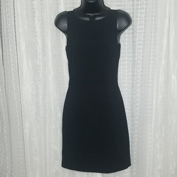 2/$25 or 3/$30 H&M Black and White Color Block Fitted Sleeveless Cocktail Dress - Picture 1 of 8